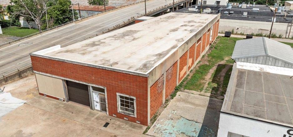 Preview of Industrial space for Rent at 1702 Franklin Ave