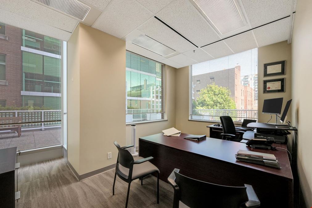 210 - 730 View St