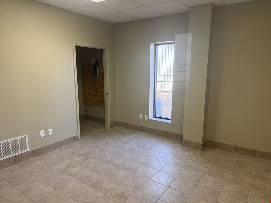 Small Versatile Office/Warehouse on 1 Acre