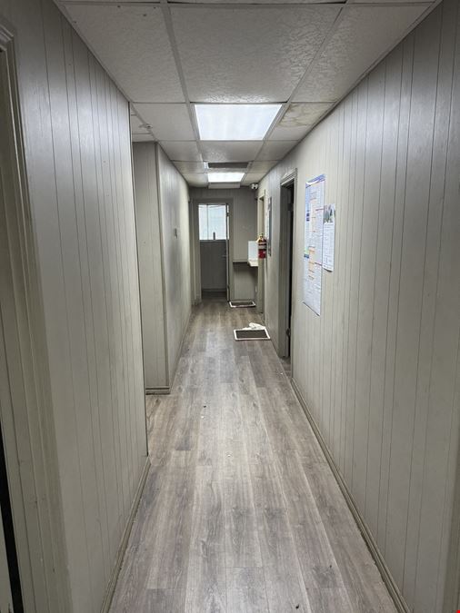 5,475 SF Office/Shop on 1.75 Acres