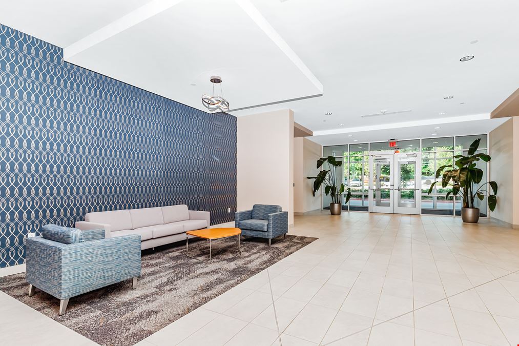 Perimeter Park: 4000 Paramount
