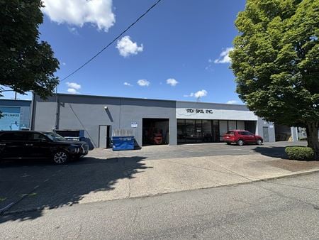 Preview of Industrial space for Rent at 812 Southeast Division Place