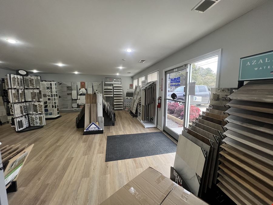 3,280 SF Showroom with Warehouse