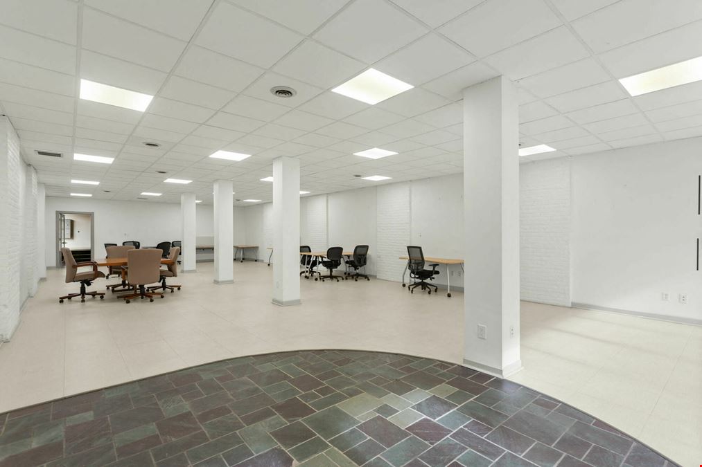 TURN KEY READY OFFICE/RETAIL SPACE IN STAUNTON'S DOWNTOWN HISTORIC DISTRICT