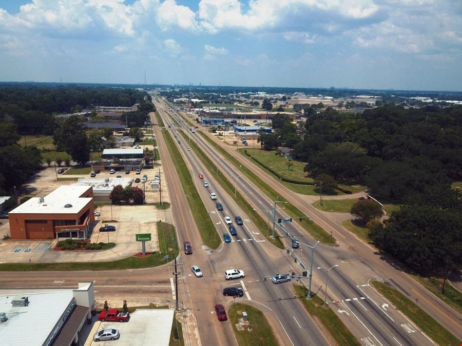 Broadmoor Shopping Center