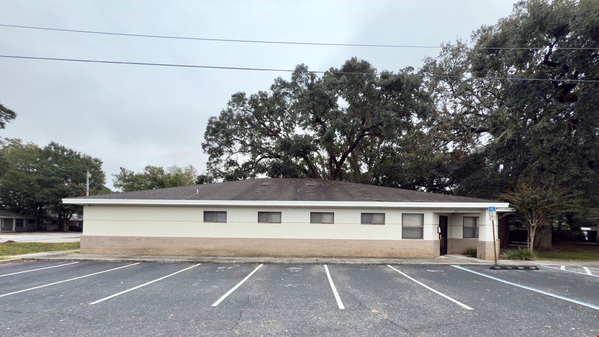 3,524 SF single-story Class B office building
