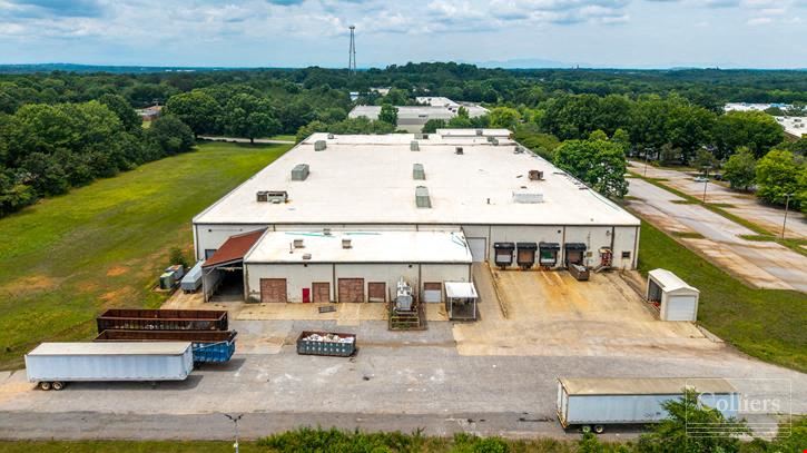 ±101,366-SF Facility on Large Landsite within Institutional Submarket For Sale