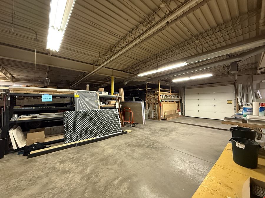 1040 W 4th St, Sale