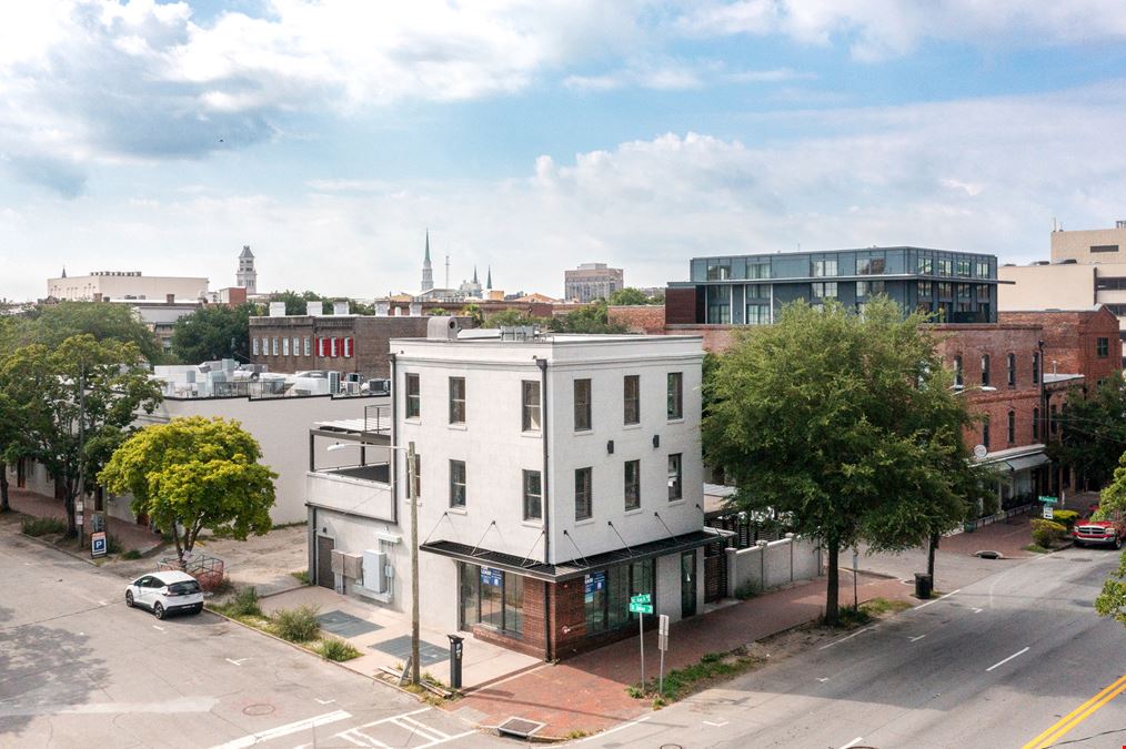 Downtown Multi-Level Bar, Restaurant, Events