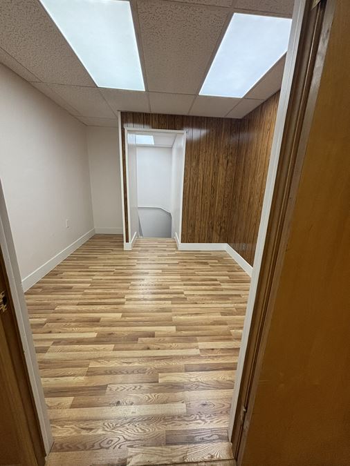 2300 SQ FT Heated Warehouse w/Offices