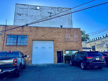 Preview of Commercial space for Rent at 405 West Pleasantview Avenue