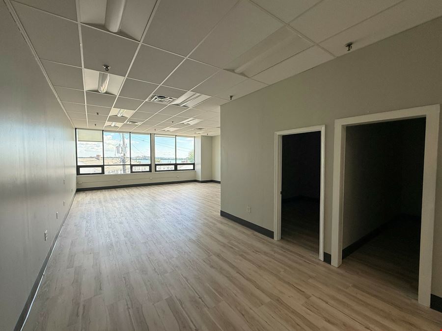 Prime Retail / Office Space