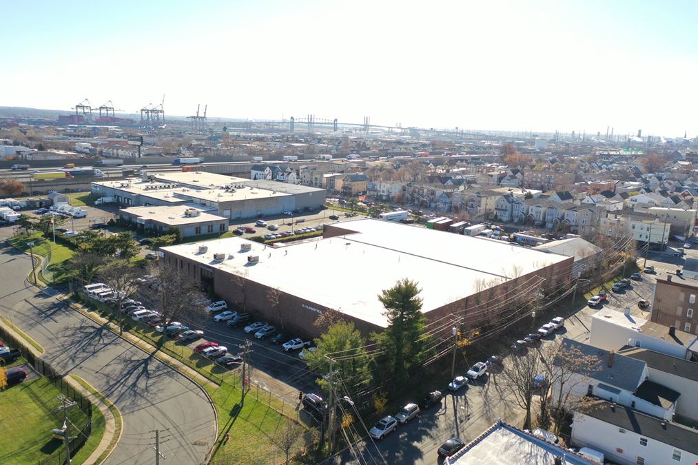 ±47,000 SF - 60,000 SF Warehouse / Office for Lease