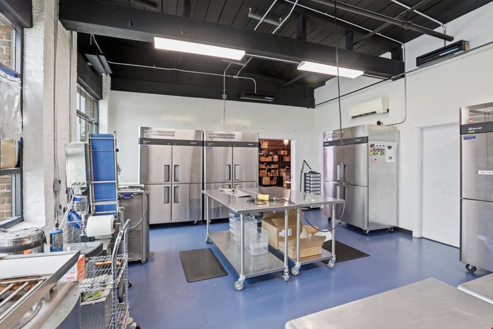Sun-drenched 1,521sf Space for Lease in Amesbury, MA
