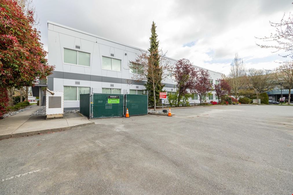 8899 Odlin Crescent