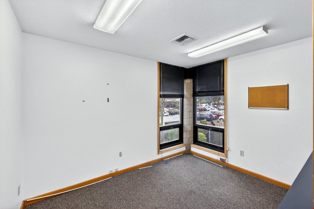 950 W. Ironwood Dr. #3
