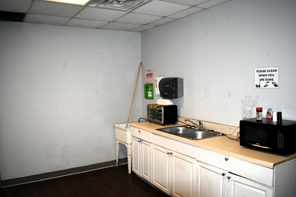 100 Fowler St. - 34,600 SF Warehouse