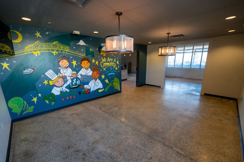 2nd Gen Retail F&B / Commissary Kitchen / Large Storage