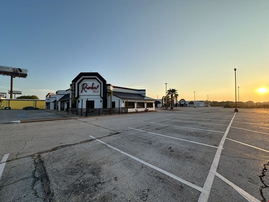 Highway 6 Plaza