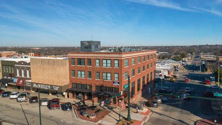 Preview of commercial space at 100 W. Oak St