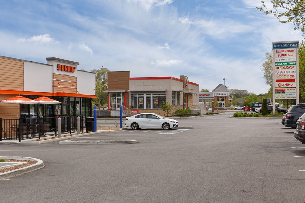 Haverhill, MA - Rivers Edge Plaza