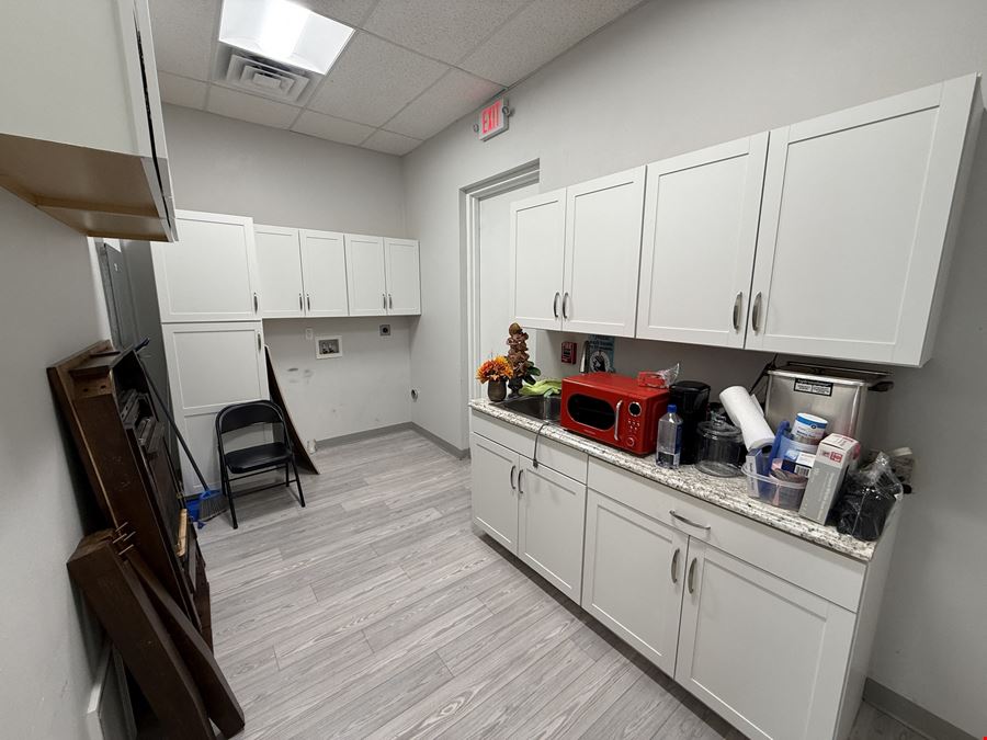 Excellent Downtown Retail Opportunity