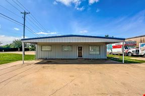4,000 SF WAREHOUSE OFF I-35 W