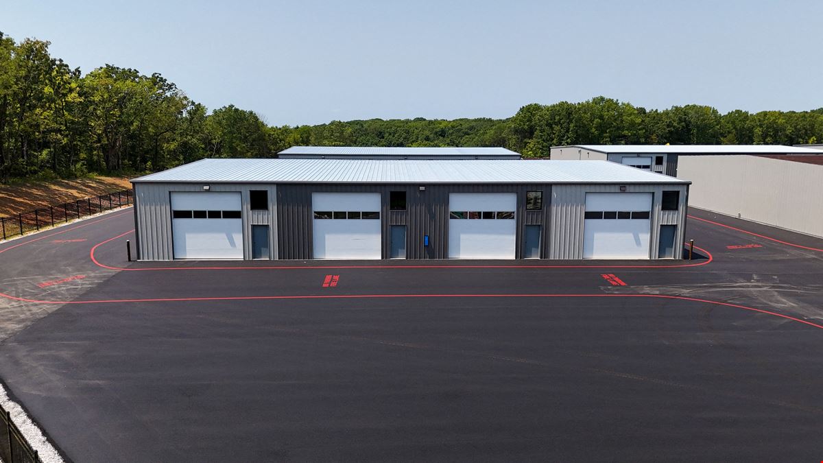 Southway Luxury Storage | 1,400–2,240 SF Units