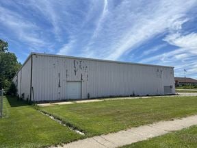 Single Tenant Light Industrial/Retail Building