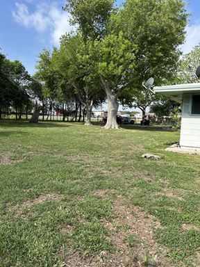 2 Acres – Live/Work Opportunity with Shop and Residence | Business 83 Frontage