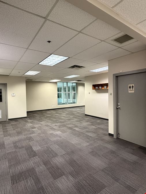852 Fort Street (305)