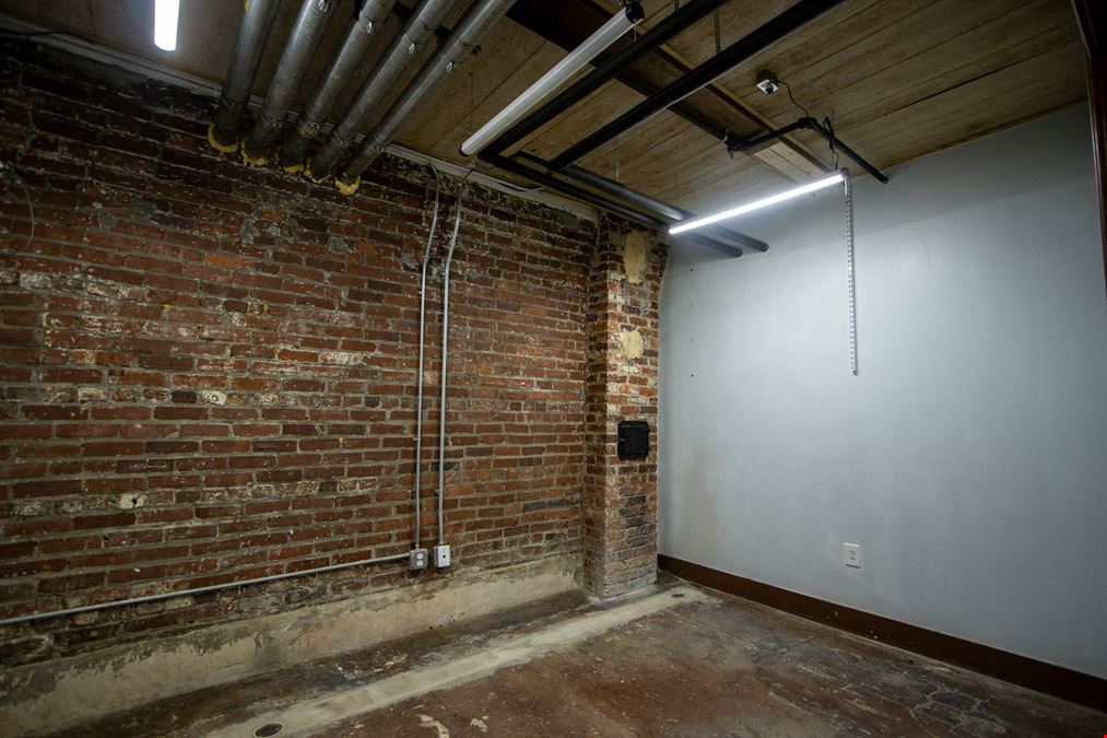 Suite 400 | 912 Lady St