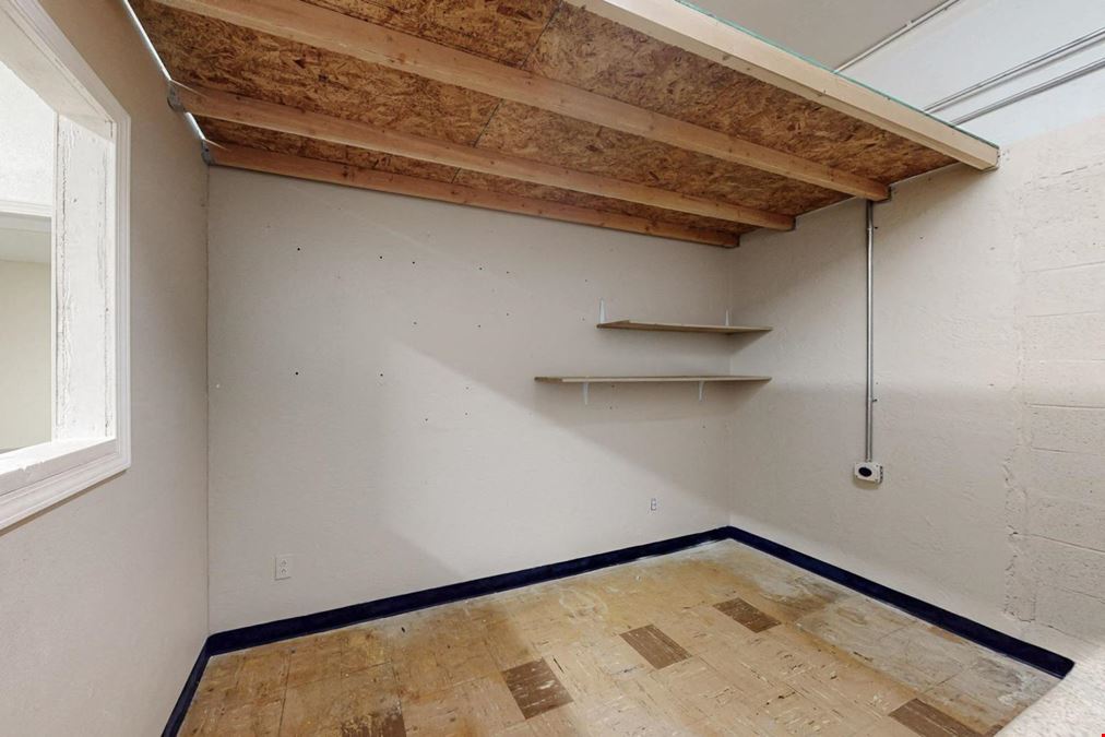 Below Market Retail Space for Lease!