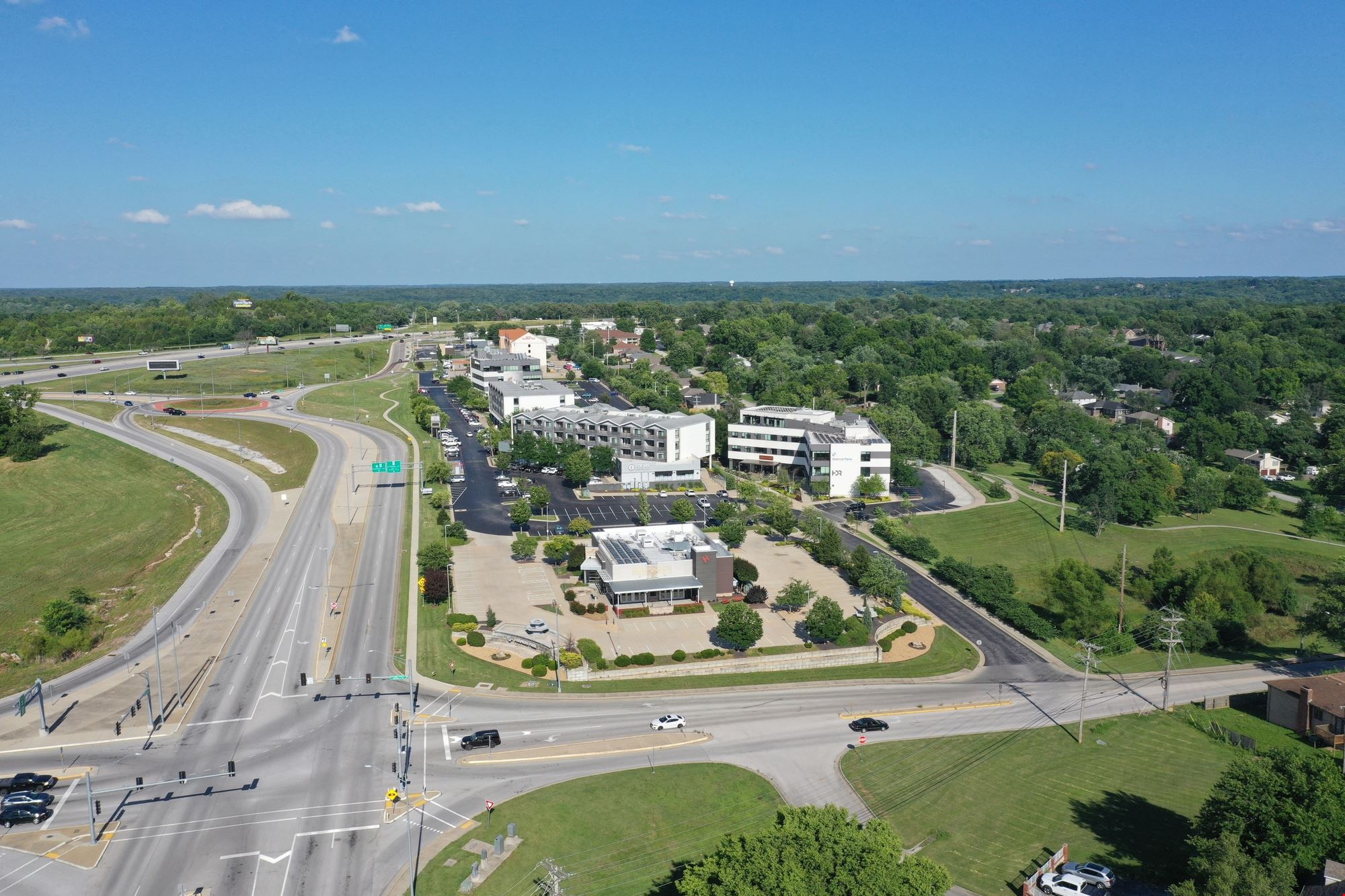 FARMERS PARK - RETAIL OFFICE SPACE