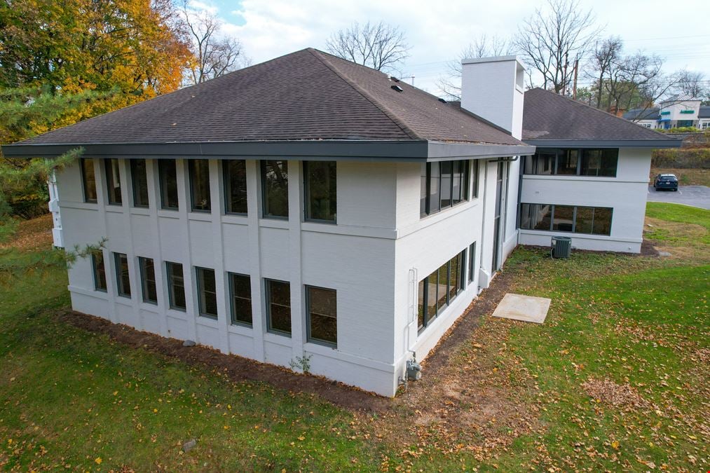 1700 Russell Rd