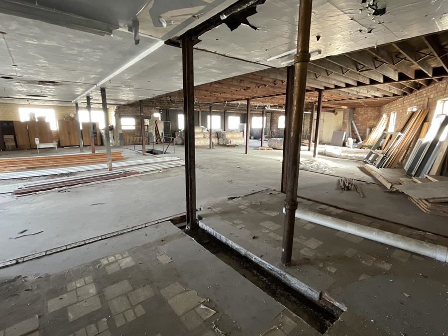 Mixed Use Commercial Building