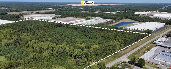 ±210,600 SF Speculative Industrial Building Near Interstate 77