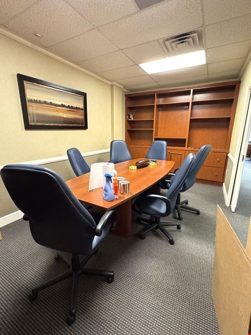 Elegant Office/Condo for Lease 1,143 SQFT