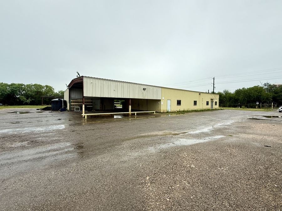 5,475 SF Office/Shop on 1.75 Acres