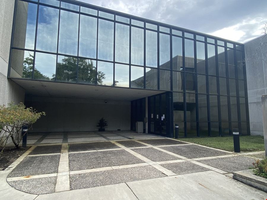 106,000 S.F. Office/Call Center