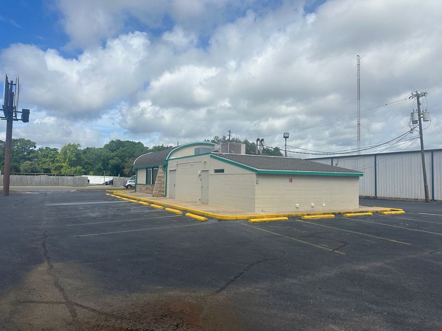 3710 N Pace Blvd