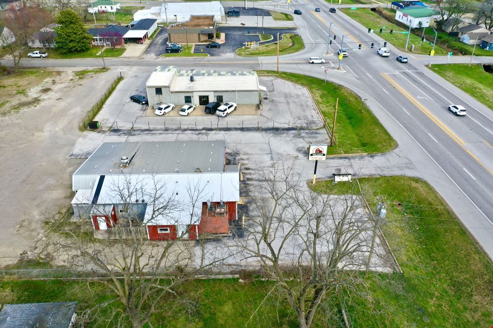 3,960 SF Restaurant Building + Lot For Sale in Mt. Vernon