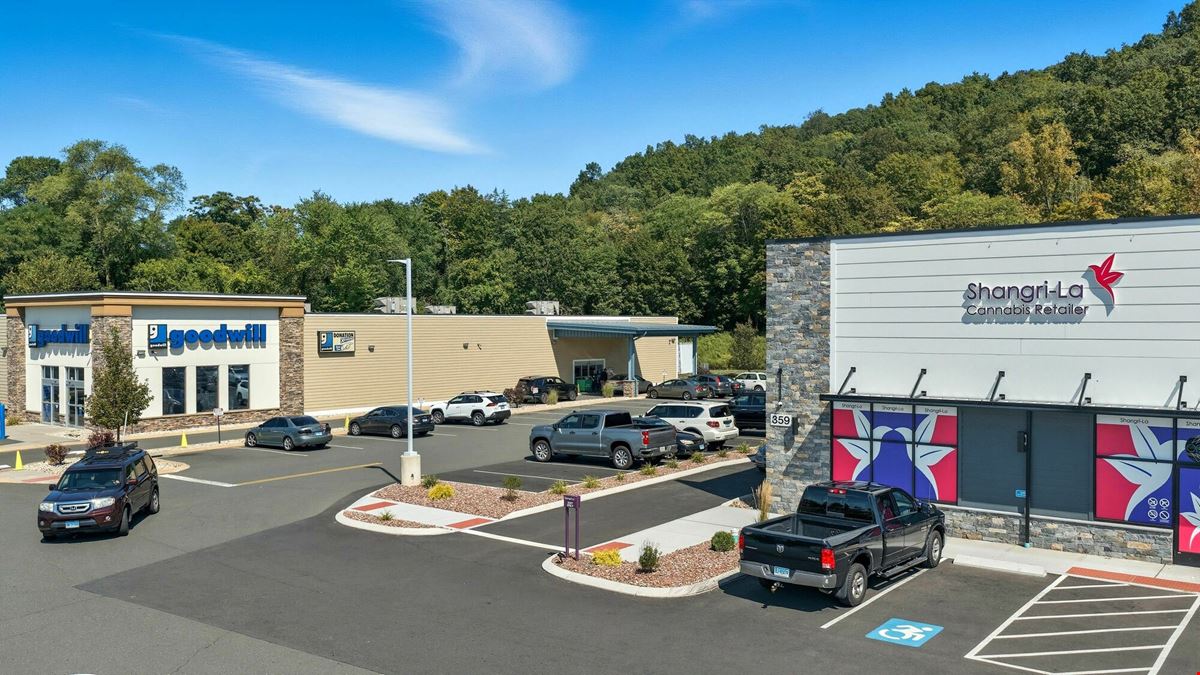 Plainville, CT - New Britain Avenue Retail Center