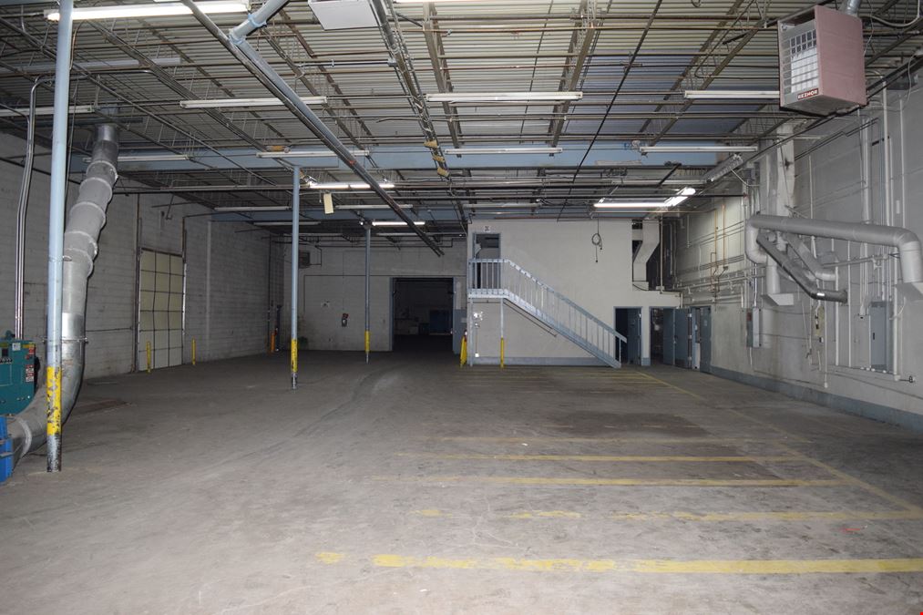 5,000-61,558 SF Warehouse/distribution for sublease