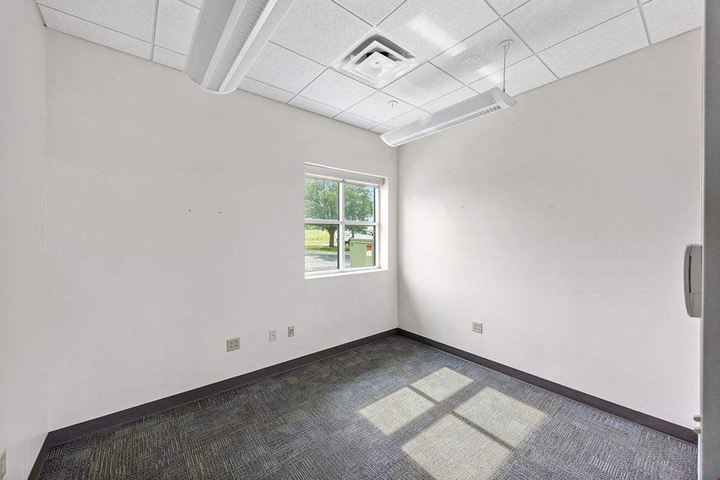 High Visability Retail - 2001 Shepard Rd