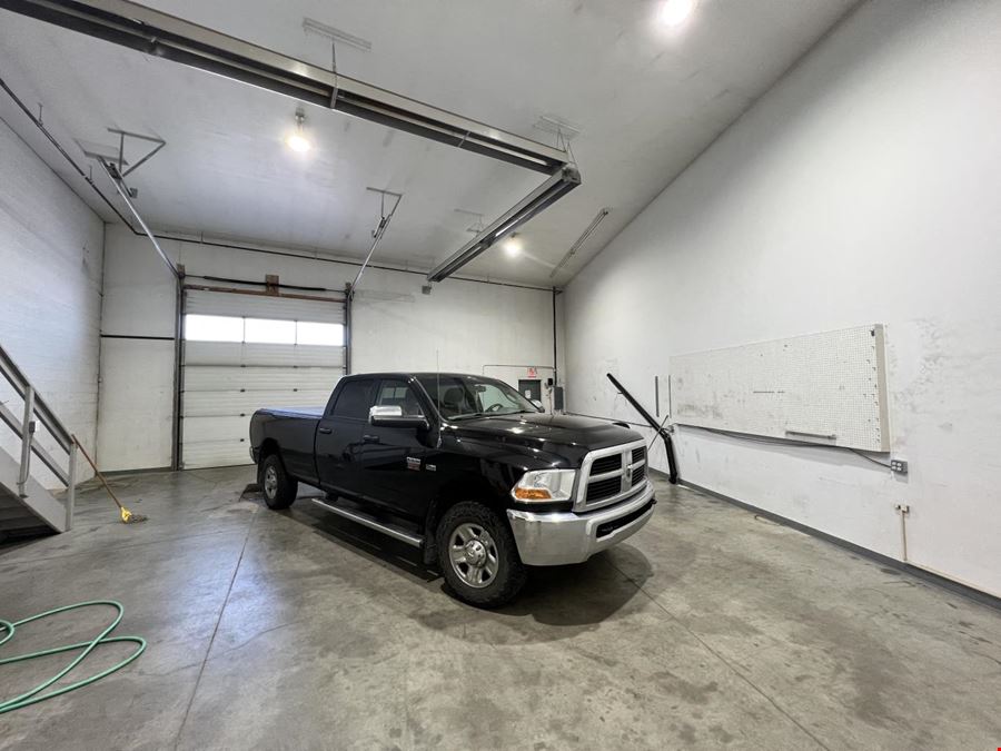 7471 Edgar Industrial Bend - Unit 9