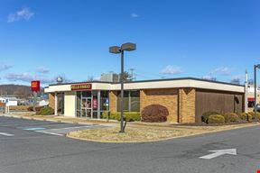 Free-Standing Drive-Thru at a Signalized Corner