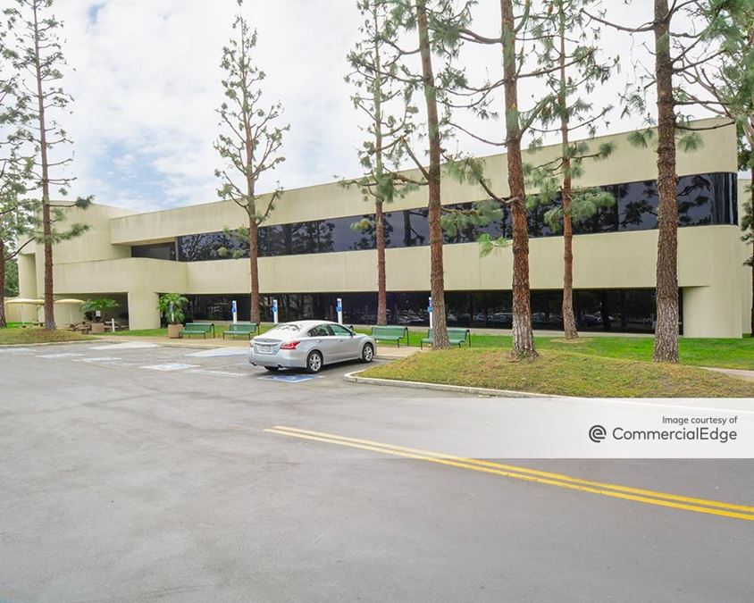 Harbor Gateway Business Center - 3515 Harbor Blvd