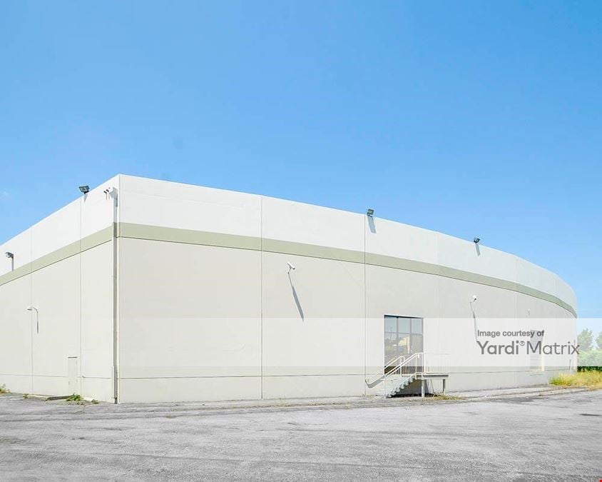 Trimble Distribution Center - 500-620 East Trimble Road