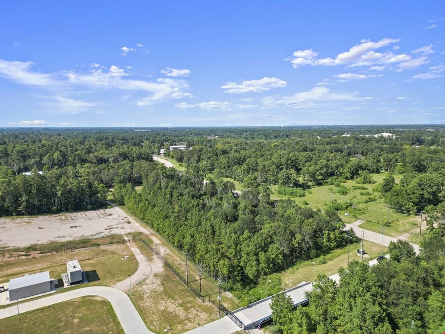 SELLER FINANCING - Prime 3.9 Acre Parcel in Conroe with Frontage – Unrestricted and Ready for Development